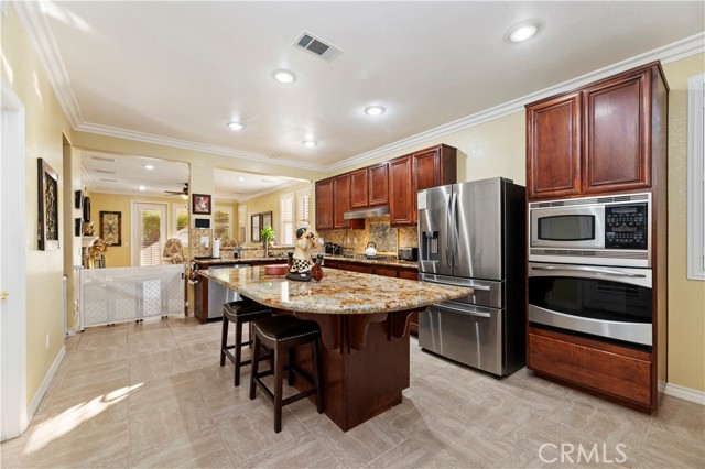 Detail Gallery Image 14 of 58 For 29325 Eagle Dr, Murrieta,  CA 92563 - 5 Beds | 3/1 Baths