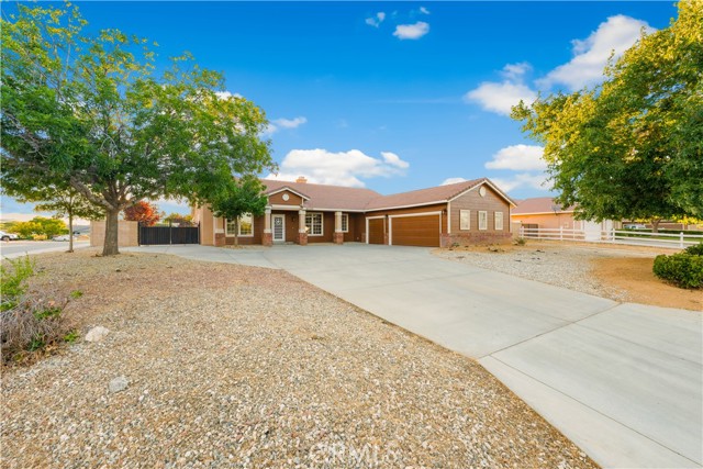 43309 45th W Street, Lancaster CA: https://media.crmls.org/medias/d45818ec-7e77-4b96-8a5d-e73ec9c993d2.jpg