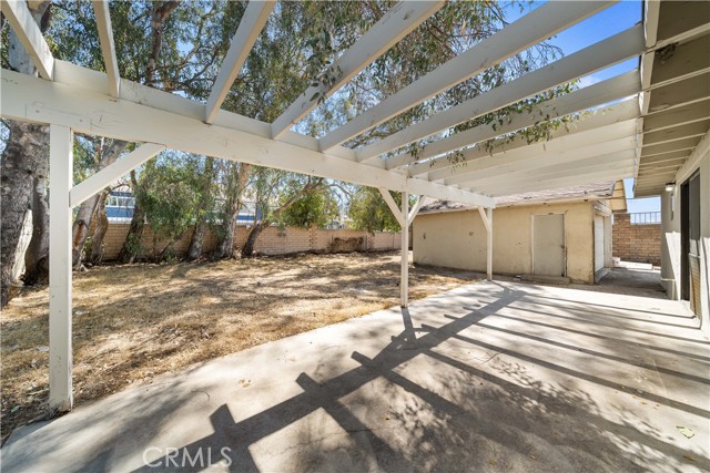 8139 N Maple Avenue, Rialto CA: https://media.crmls.org/medias/d4584600-580d-4f64-807d-c16a962bf5eb.jpg