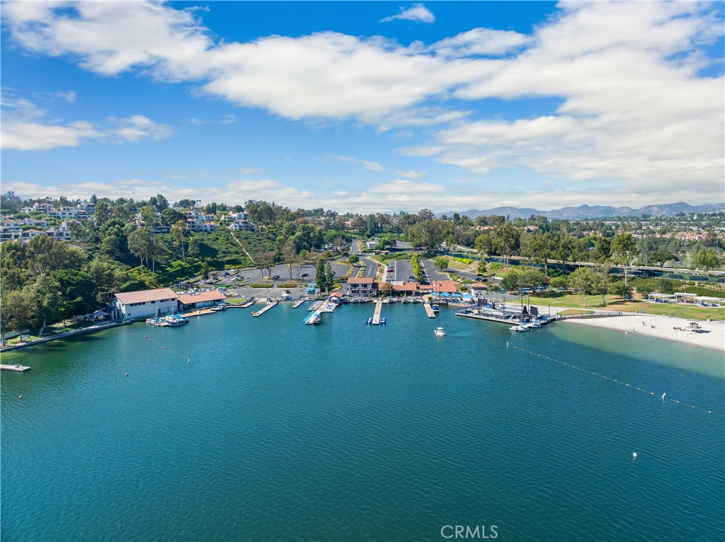 https://media.crmls.org/medias/d4588784-5edc-45a3-8472-efdfa5db9248.jpg?preset=X-Large