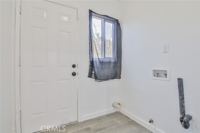 1964 E 114th Street, Los Angeles CA: https://media.crmls.org/medias/d458bf85-56bd-4ca5-9ca5-2cb1c518c559.jpg