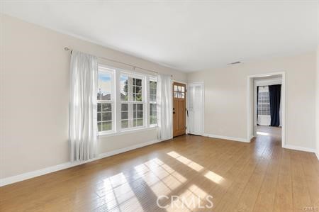 Detail Gallery Image 8 of 31 For 15115 Leadwell St, Van Nuys,  CA 91405 - 2 Beds | 1 Baths