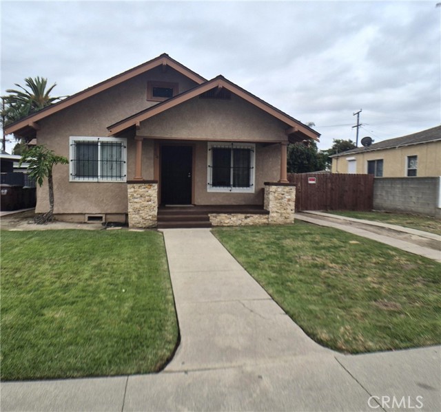 Detail Gallery Image 2 of 20 For 804 S Mayo Ave, Compton,  CA 90221 - 3 Beds | 1 Baths