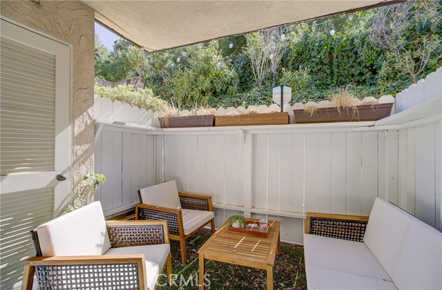 Detail Gallery Image 21 of 27 For 4834 Balboa Ave #B,  Encino,  CA 91316 - 2 Beds | 2/1 Baths