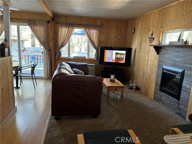 Detail Gallery Image 3 of 12 For 41150 Lahontan Dr #F-7,  Big Bear Lake,  CA 92315 - 2 Beds | 1/1 Baths