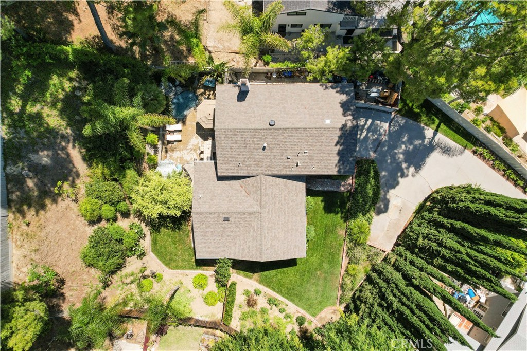 https://media.crmls.org/medias/d45a07c7-f200-459e-8b8a-0103cd10ef54.jpg?preset=X-Large