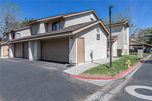Detail Gallery Image 2 of 36 For 200 Village Circle, Lompoc,  CA 93436 - 2 Beds | 1/1 Baths