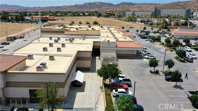 641 W Palmdale Boulevard, Palmdale CA: https://media.crmls.org/medias/d45a33cb-abe5-4923-ac02-8ddded184fc6.jpg