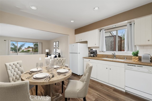 Detail Gallery Image 15 of 23 For 420 1/2 Narcissus, Corona Del Mar,  CA 92625 - 2 Beds | 1 Baths