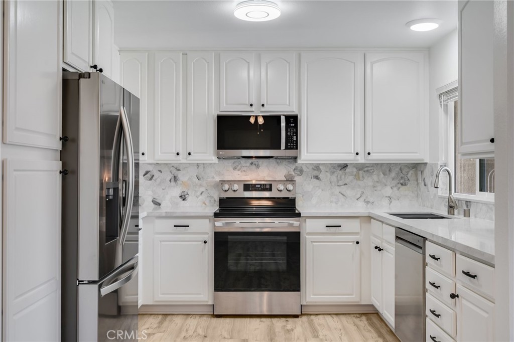 MLS #OC25275335 image #10