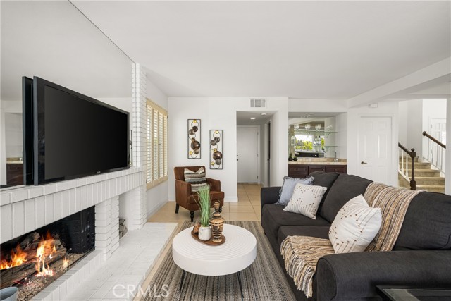 580 S Londerry Ln, Anaheim Hills CA: https://media.crmls.org/medias/d45adea9-5c04-4fc2-8da4-d488d2de98c6.jpg