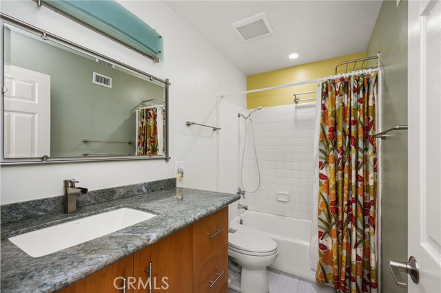 Detail Gallery Image 18 of 22 For 19081 Flagship Cir, Huntington Beach,  CA 92648 - 3 Beds | 2/1 Baths