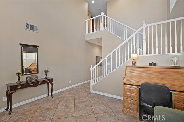 Detail Gallery Image 3 of 39 For 34229 Larksburg Ct, Lake Elsinore,  CA 92532 - 5 Beds | 3 Baths