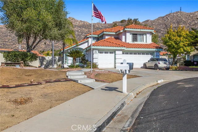 Detail Gallery Image 4 of 41 For 21200 Lands End, Moreno Valley,  CA 92557 - 4 Beds | 3 Baths