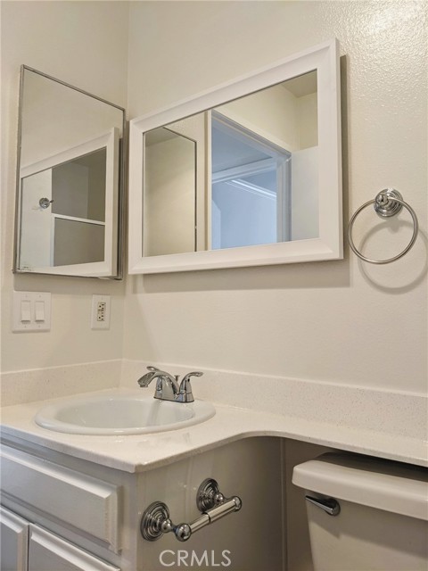 Detail Gallery Image 14 of 30 For 11162 Camarillo St #404,  –,  CA 91602 - 2 Beds | 2 Baths