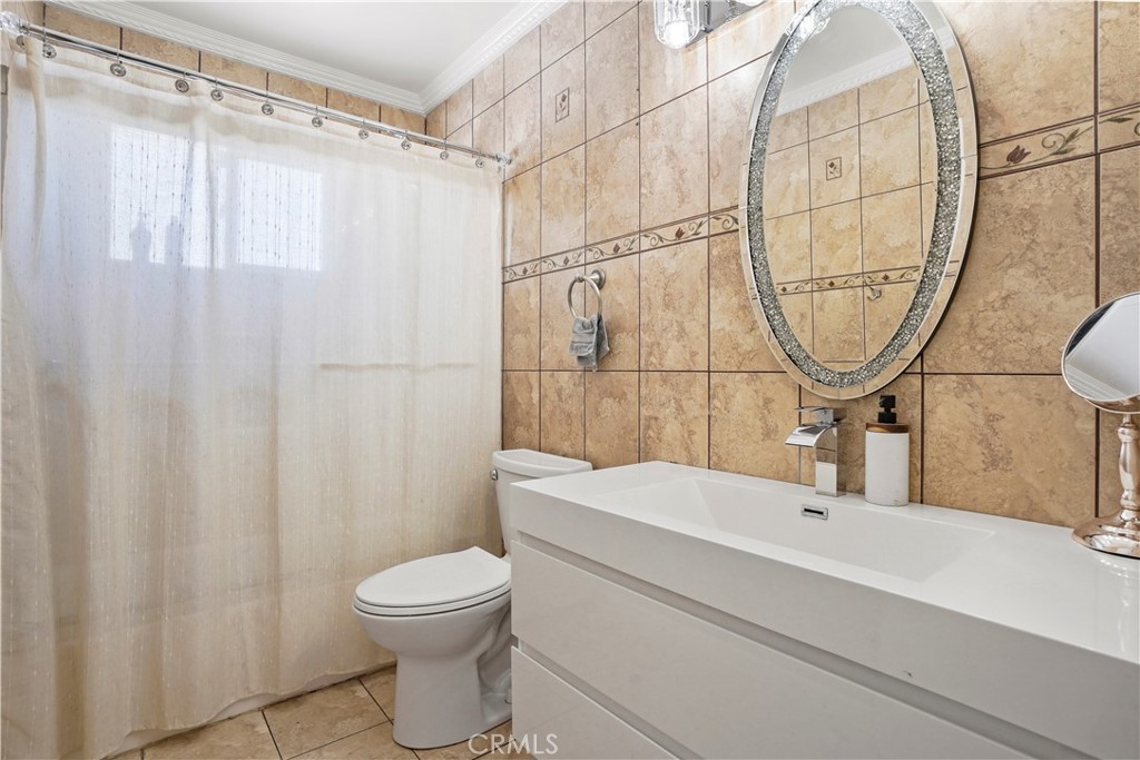 https://media.crmls.org/medias/d45e29c6-a991-4917-8266-4ea42fd64d45.jpg?preset=X-Large
