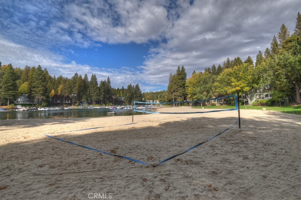 https://media.crmls.org/medias/d45ec807-6d2c-4abd-ba01-2369485b59df.jpg?preset=X-Large