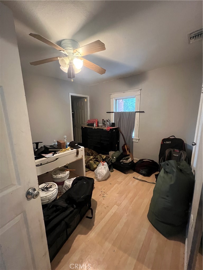 https://media.crmls.org/medias/d45fb6ce-ffb2-44fa-8b08-74de031d9566.jpg?preset=X-Large