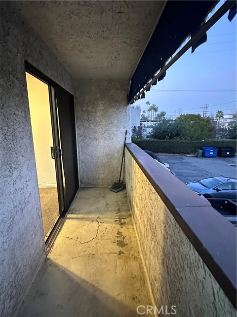 Detail Gallery Image 6 of 14 For 18530 Hatteras St #212,  Tarzana,  CA 91356 - 2 Beds | 2 Baths