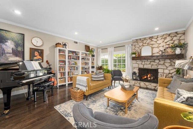 3650 Claremore Avenue, Long Beach CA: https://media.crmls.org/medias/d45fcfd0-582e-4b10-b54e-5978b6fa579d.jpg