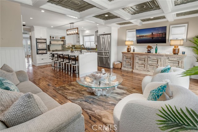 Detail Gallery Image 15 of 38 For 309 21st, Huntington Beach,  CA 92648 - 4 Beds | 3/1 Baths