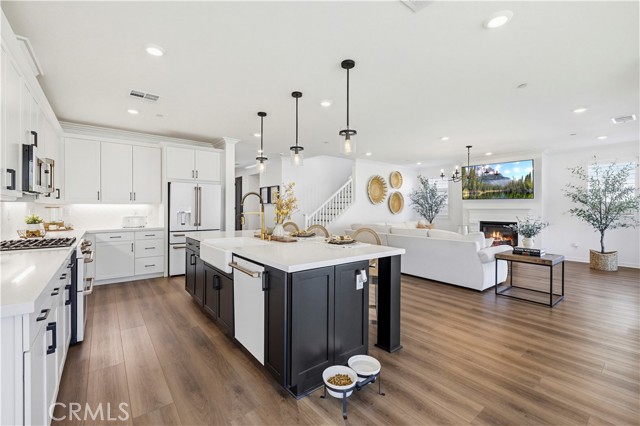 Detail Gallery Image 13 of 74 For 28445 Sunny Ridge Terrace, Castaic,  CA 91384 - 4 Beds | 3/1 Baths