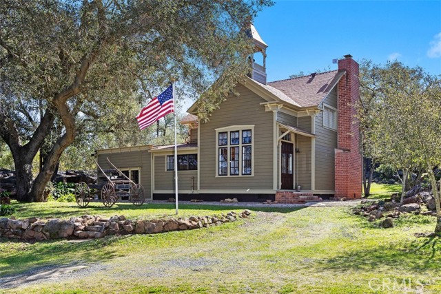 Detail Gallery Image 2 of 29 For 1239 Rainbow Valley Bld, Fallbrook,  CA 92028 - 3 Beds | 2 Baths