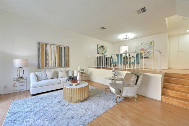 Detail Gallery Image 2 of 14 For 421 E Mission Rd #27,  Alhambra,  CA 91801 - 3 Beds | 2/1 Baths