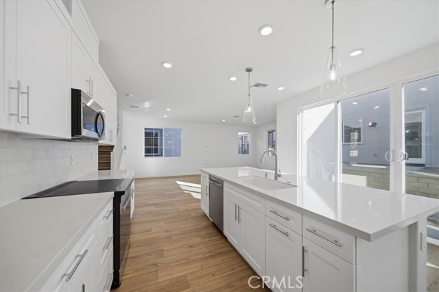 Detail Gallery Image 12 of 44 For 4868 Arroyo Run, Moorpark,  CA 93021 - 4 Beds | 3 Baths