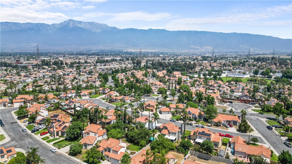 https://media.crmls.org/medias/d461b02f-4cbc-4d6a-a213-c336b17c6f29.jpg?preset=X-Large