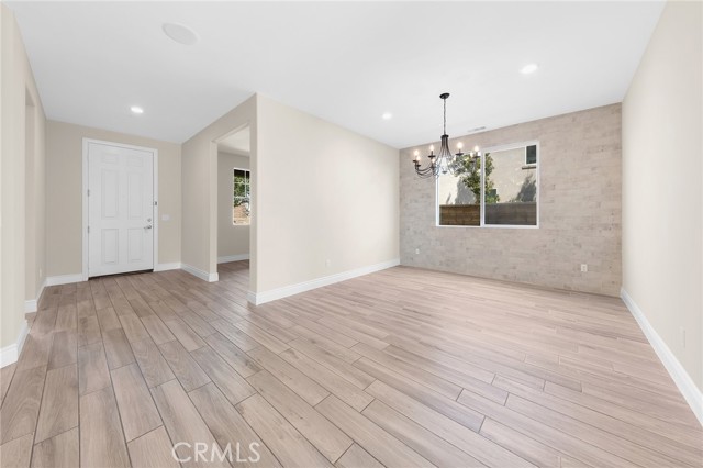 Detail Gallery Image 6 of 9 For 11836 Crossbill Way, Jurupa Valley,  CA 91752 - 5 Beds | 3 Baths
