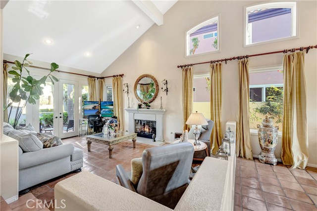 Detail Gallery Image 9 of 63 For 6392 Doral Dr, Huntington Beach,  CA 92648 - 3 Beds | 3/1 Baths