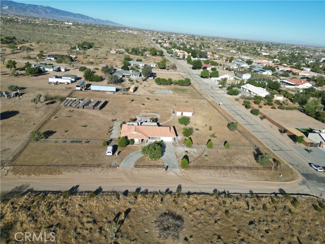 Detail Gallery Image 10 of 18 For 10878 Braceo St, Oak Hills,  CA 92344 - 3 Beds | 2 Baths