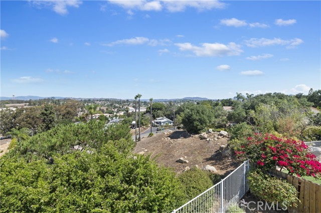 Detail Gallery Image 46 of 61 For 493 Poets Square, Fallbrook,  CA 92028 - 3 Beds | 2/1 Baths