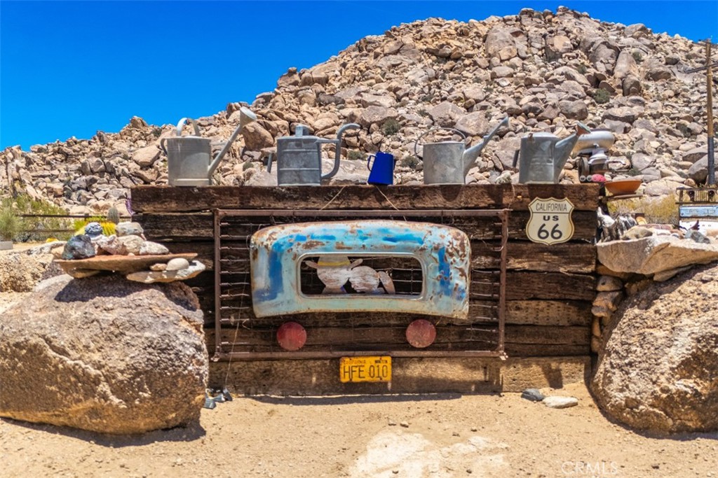 https://media.crmls.org/medias/d462d1cd-875e-429f-a14a-dbe4036e0f89.jpg?preset=X-Large