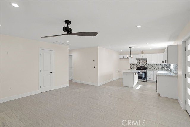 Detail Gallery Image 11 of 25 For 14815 Country Ln #2,  Fontana,  CA 92335 - 3 Beds | 2 Baths