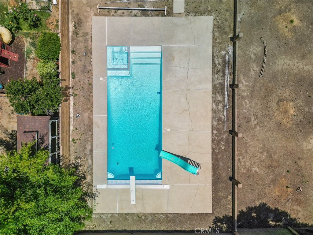 https://media.crmls.org/medias/d4636945-8066-4bff-9748-216b5fa0f4ba.jpg?preset=X-Large