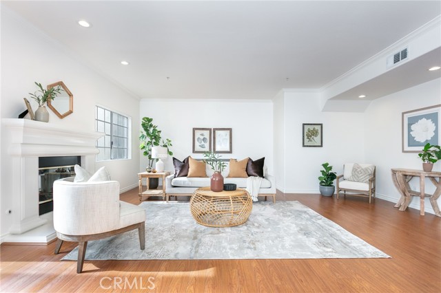 Detail Gallery Image 2 of 8 For 18 Fano St #2,  Arcadia,  CA 91006 - 3 Beds | 2/1 Baths