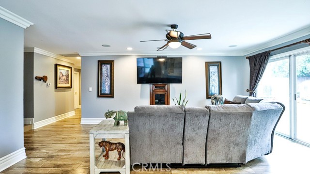 22941 Belquest Drive, Lake Forest CA: https://media.crmls.org/medias/d466347c-8fac-477e-84b2-d0afc47dd598.jpg