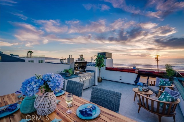 108 35th Street, Hermosa Beach, California 90254, 3 Bedrooms Bedrooms, ,2 BathroomsBathrooms,Residential,Sold,35th,SB22006551