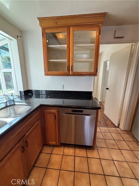 Detail Gallery Image 14 of 47 For 23070 Leonora, Woodland Hills,  CA 91367 - 3 Beds | 4 Baths