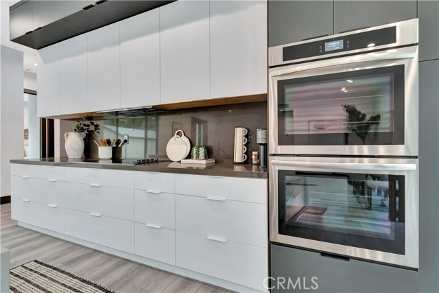 19513 Cantara Street photo 14
