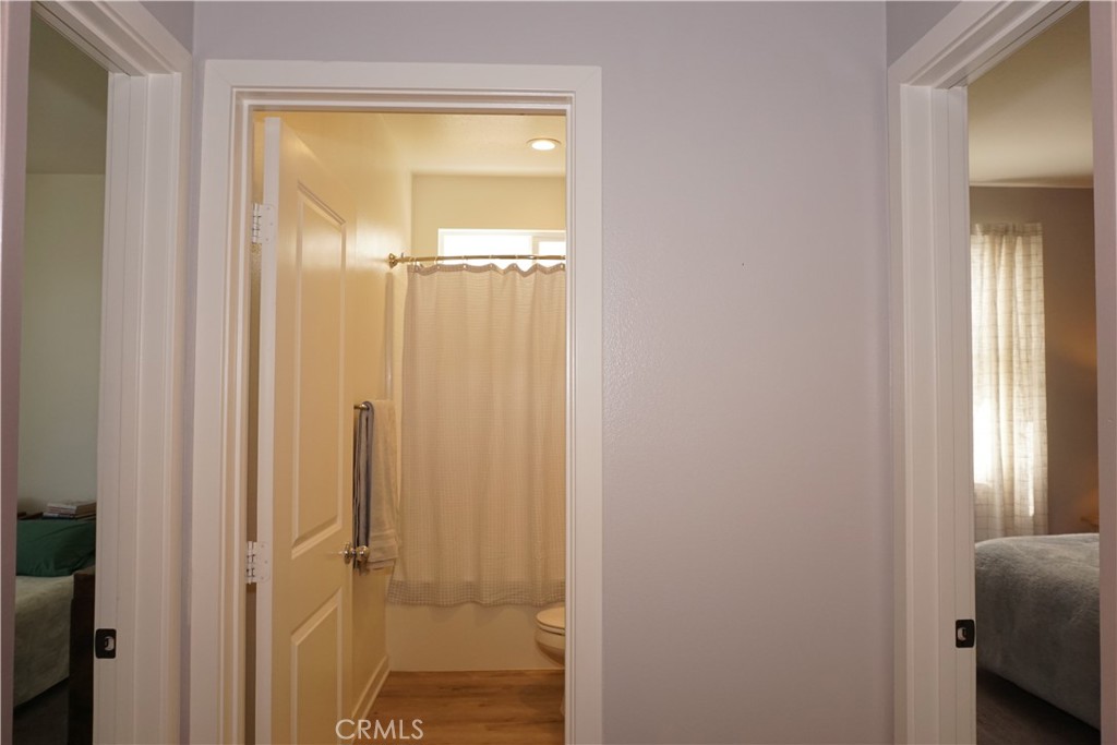 https://media.crmls.org/medias/d4670757-b0b2-4c2c-a012-2693247c71e3.jpg?preset=X-Large
