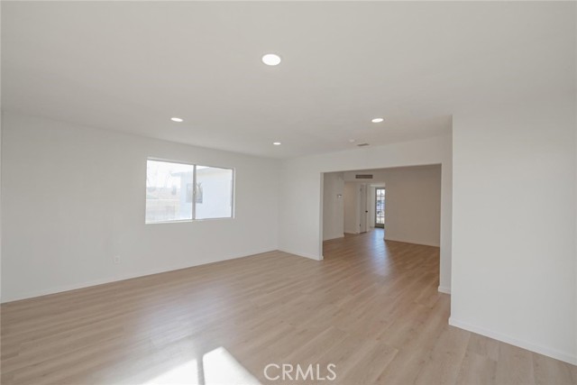 Detail Gallery Image 8 of 31 For 16272 Encina St, Victorville,  CA 92395 - 3 Beds | 2 Baths