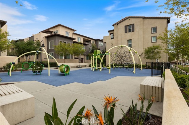 Detail Gallery Image 9 of 12 For 7447 Starfire Pl, Rancho Cucamonga,  CA 91739 - 2 Beds | 2/1 Baths