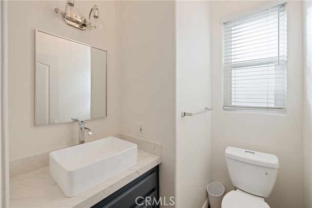 Detail Gallery Image 23 of 56 For 1707 Marshallfield #B,  Redondo Beach,  CA 90278 - 3 Beds | 3 Baths