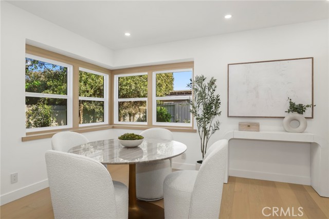 Detail Gallery Image 10 of 47 For 23856 Aetna, Woodland Hills,  CA 91367 - 4 Beds | 3 Baths