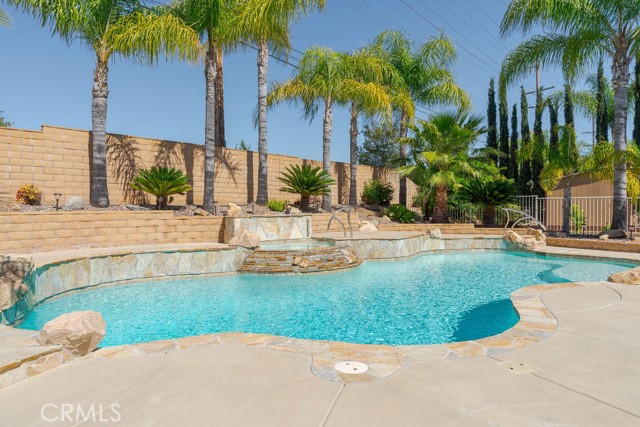 Detail Gallery Image 16 of 34 For 23910 Timothy Ave, Murrieta,  CA 92562 - 5 Beds | 2/1 Baths