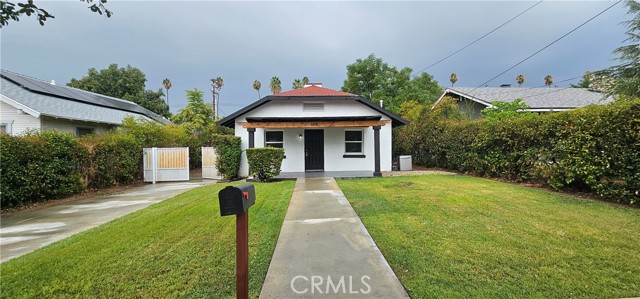 Detail Gallery Image 1 of 16 For 608 Linda Pl, Redlands,  CA 92373 - 3 Beds | 1 Baths