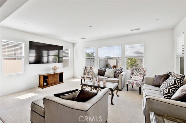 Detail Gallery Image 5 of 47 For 29304 Bent Grass, Lake Elsinore,  CA 92530 - 4 Beds | 3 Baths